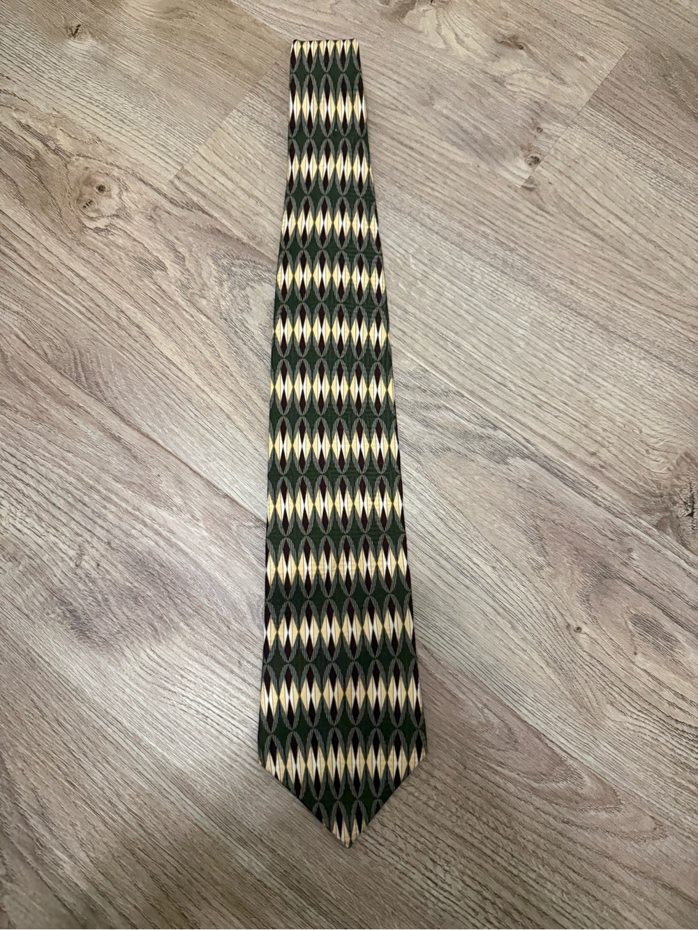 Bill Blass Black Label  100% Silk Tie
